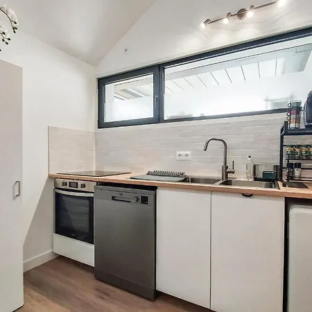 2 Bedroom Awesome In *