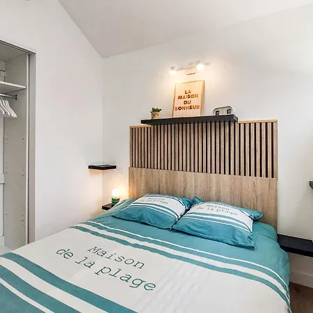 2 Bedroom Awesome In Meschers-sur-Gironde